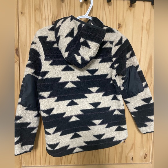 Girls north face sweater - Picture 7 of 7